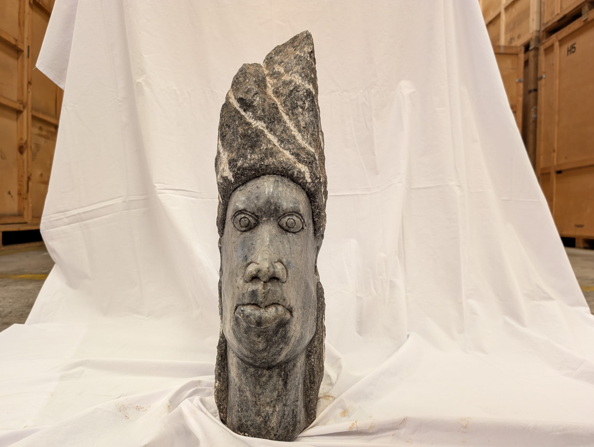 Chief's Head by Boira Mteki, view 3