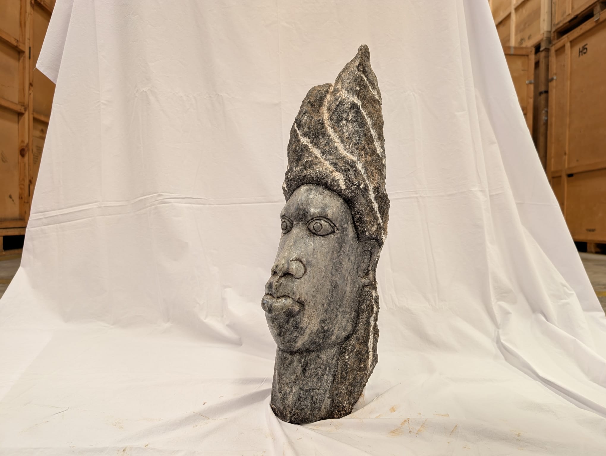 Chief's Head by Boira Mteki, view 9