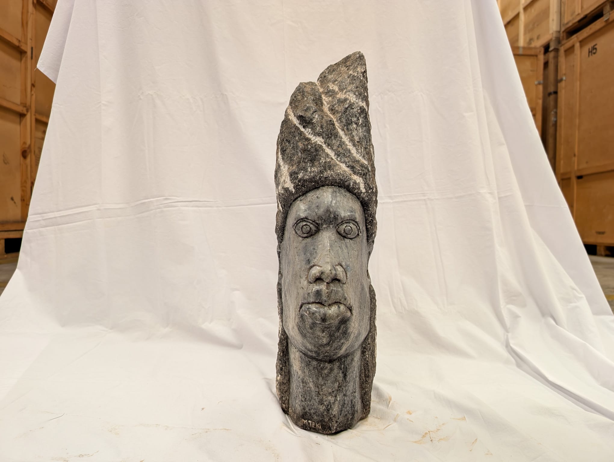 Chief's Head by Boira Mteki, view 10